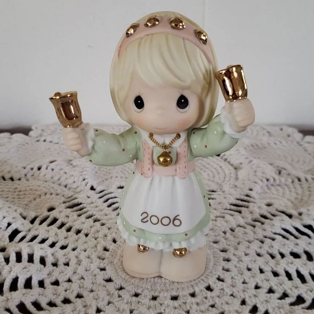 Precious Moments 2006 "Ringing In the Season" Porcelain Figurine - #610001